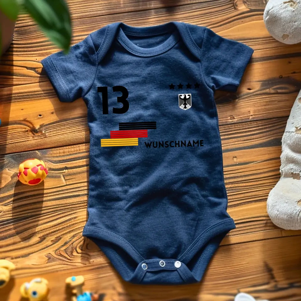 Voetbal - Gepersonaliseerd baby rompertje/rompertje, shirt met aanpasbare naam en rugnummer, babyrompertje van 100% biologisch katoen