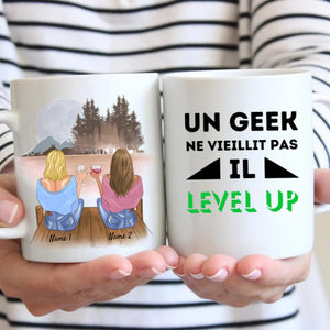 Un geek, c'est très facile de monter en niveau - mug personnalisé (2-4 personnes)