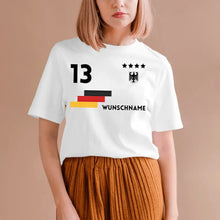 Afbeelding in Gallery-weergave laden, Voetbal EM 2024 Duitsland Jersey - Gepersonaliseerd T-shirt voor voetbalfans (100% katoen, unisex)
