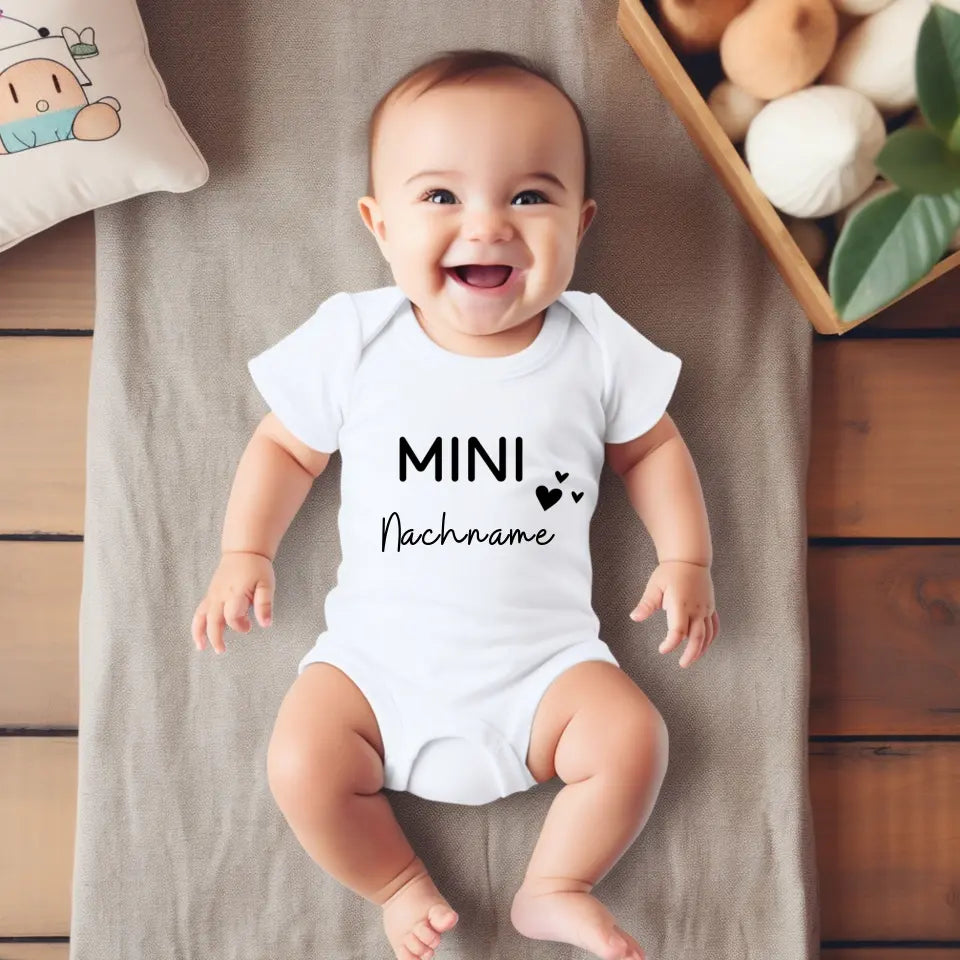 Mini Nom de famille - Onesie/Romper personnalisé pour bébé, body en coton 100 % biologique