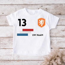 Charger l&#39;image dans la galerie, Voetbal EM 2024 Pays-Bas Chemise individuelle pour enfants - T-shirt personnalisé pour enfants (100% Katoen)
