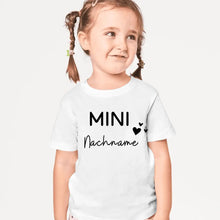 Charger l&#39;image dans la galerie, Mini Nom de Famille - T-Shirt Bébé Personnalisé, 100% Coton Biologique
