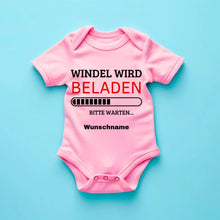 Afbeelding in Gallery-weergave laden, Luier laden - Gepersonaliseerde baby onesie/romper, 100% biologisch katoen
