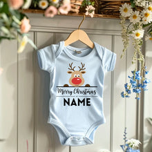 Afbeelding in Gallery-weergave laden, Merry Christmas Baby - Gepersonaliseerde baby rompertje/rompertje voor Kerstmis, 100% biologisch katoen
