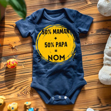 Afbeelding in Gallery-weergave laden, 50% Maman + 50% Papa = Moi - Onesie/dorsal bébé personnalisé pour Noël, 100% coton bio
