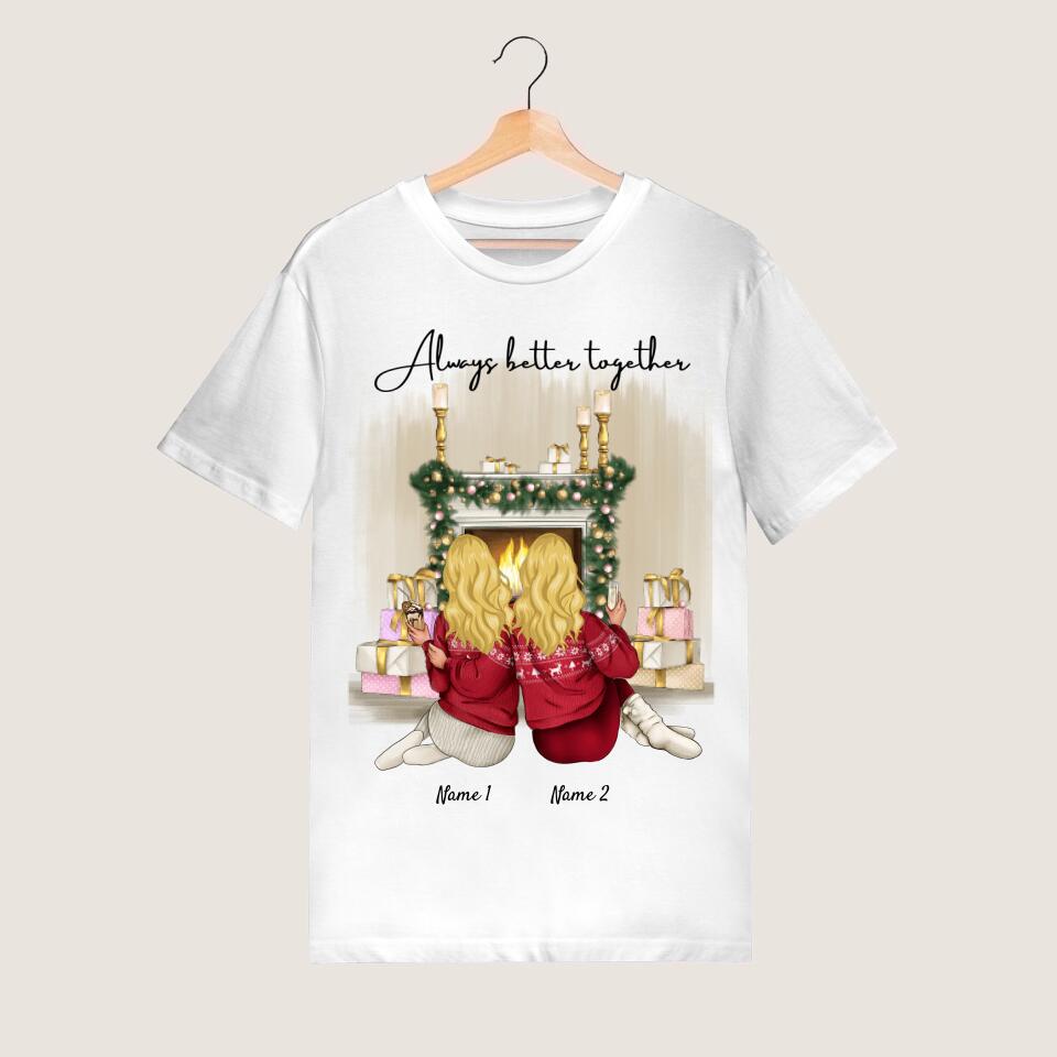 Noël amies au coin du feu avec une boisson - T-shirt personnalisé (2-3 femmes)